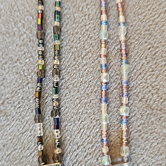1/$5 or 3/$10 NWOT Set of 2 Faceted Bead Stretchy Choker Necklaces. - Picture 5 of 5